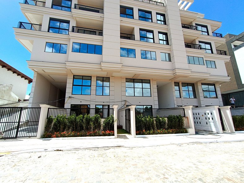 SIR 102 Excepcional apto duplex no Canto Grande