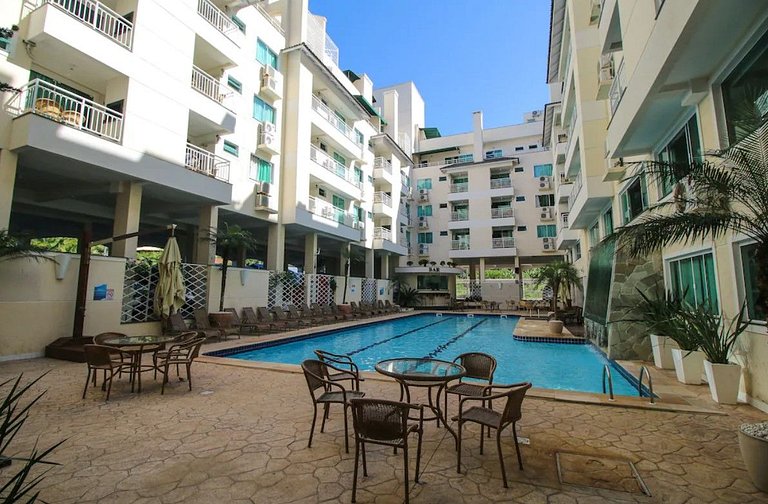 SUM 253 Lindo apartamento em residencial com piscina e salão